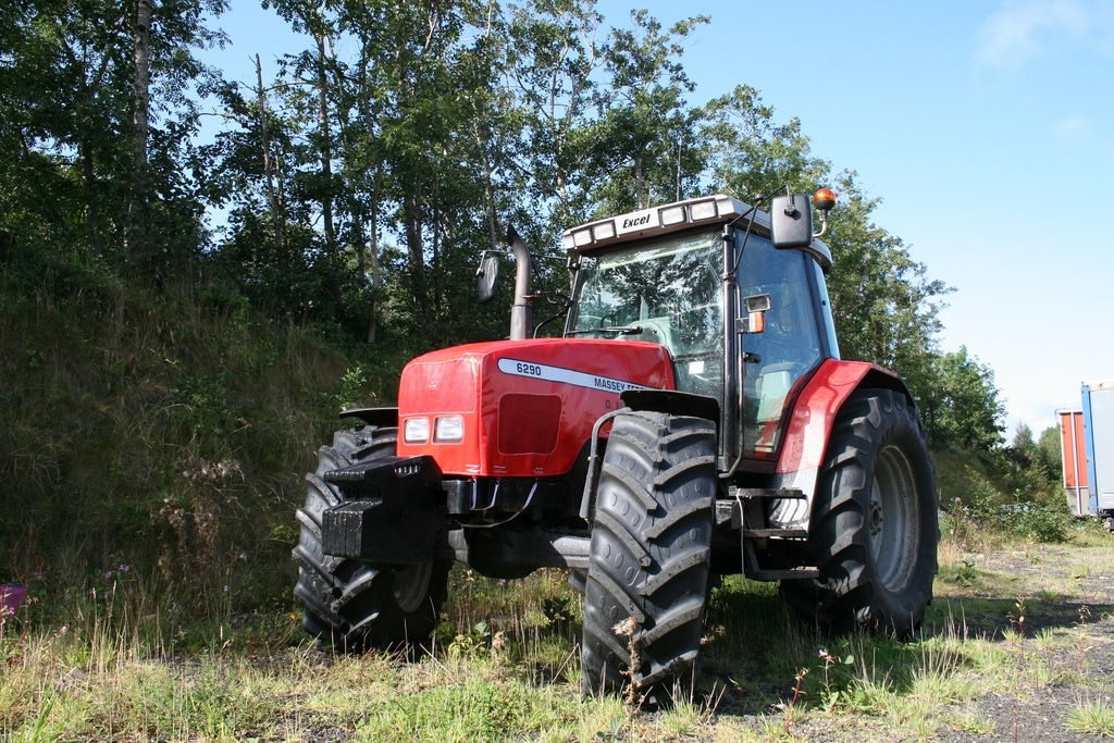 Red Tractor Bonnet Cover for Massey Ferguson 6290