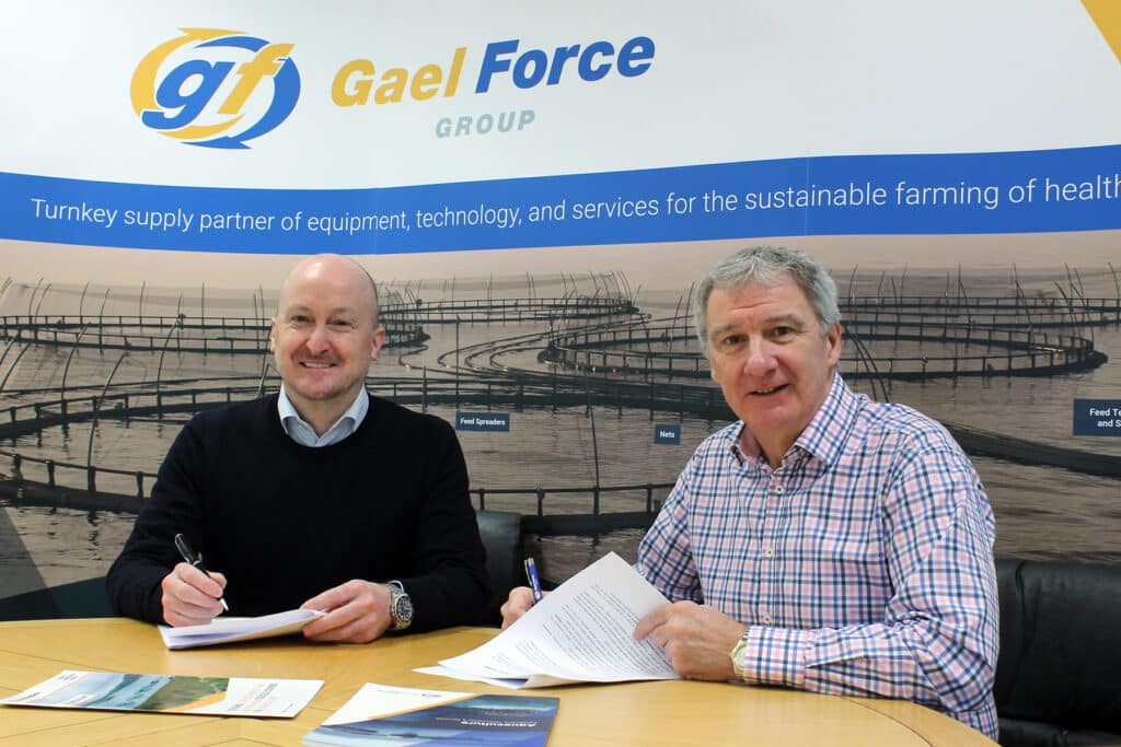 Cunningham Covers MD, David Cunningham (left) sign deal with Gael Force Group MD, Stewart Graham (right)