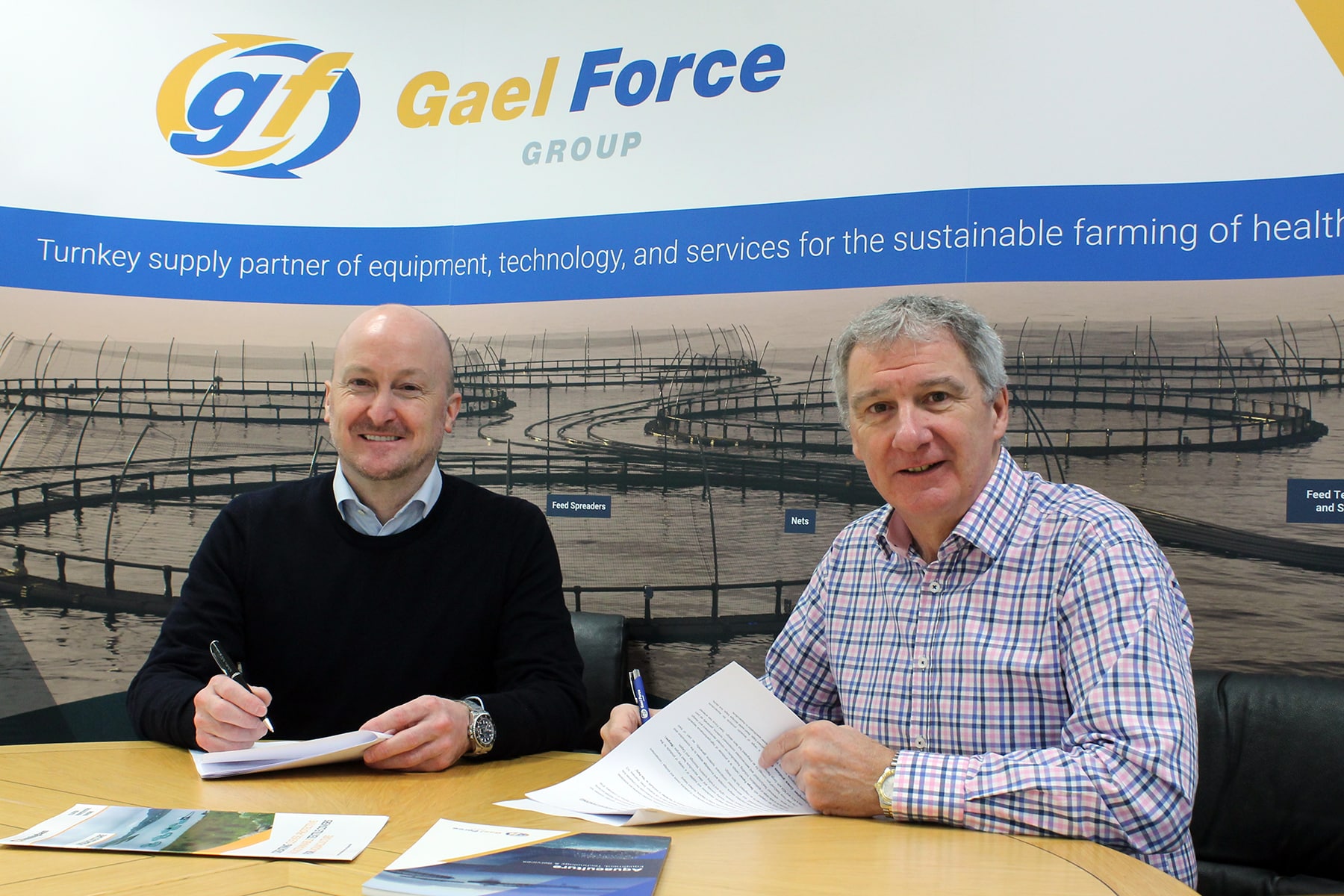 Cunningham Covers MD, David Cunningham (left) pictured with Gael Force Group MD, Stewart Graham (right)