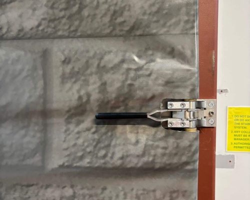 partition-curtain-pole-mounted-ratchet